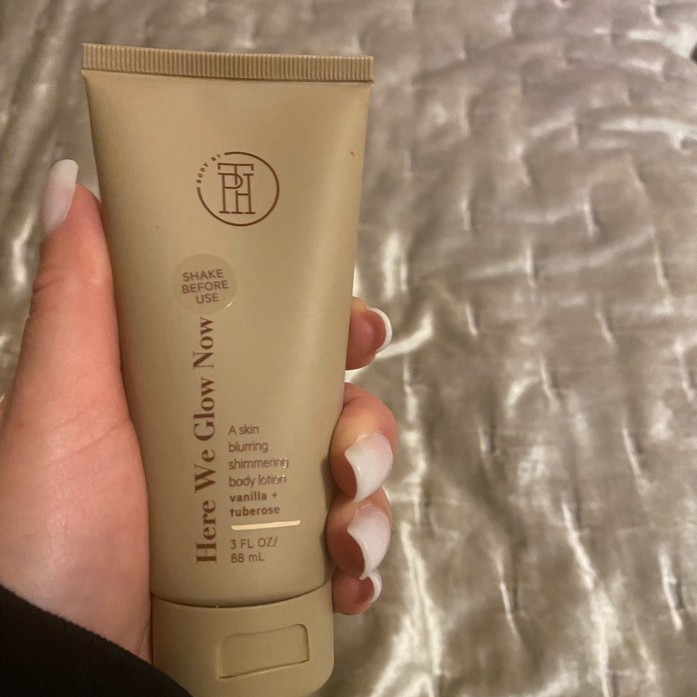 Taraj p Henson shimmering lotion
